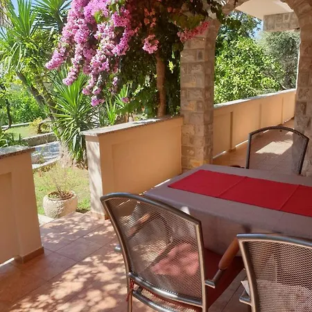 Apartments Davorka Banjol Exterior photo