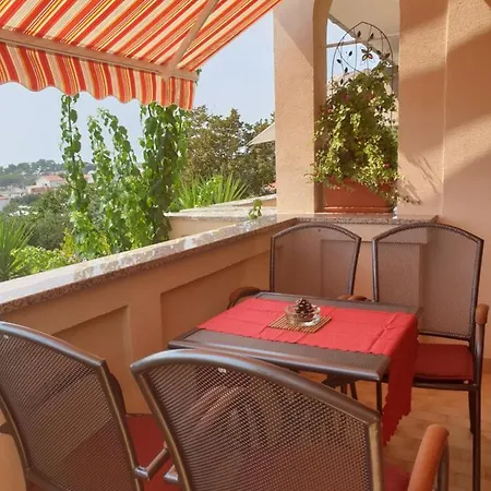 Apartments Davorka Banjol Exterior photo
