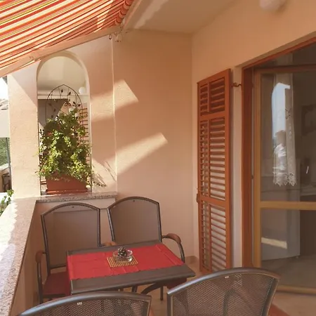 Apartments Davorka Banjol Exterior photo